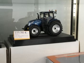 CW0073 - NEW HOLLAND T5.140 breite Räder