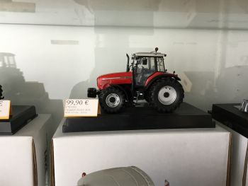 CW0080 - MASSEY FERGUSON 8220 breite Räder