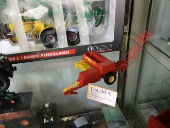 CW0018 - Ballenpresse L.SGORBATI mit Auswerfer