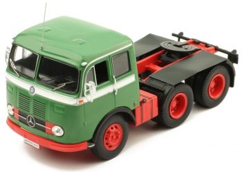 IXOTR040 - MERCEDES BENZ LPS 333 1960 6x4 grüne Kabine rotes Fahrgestell