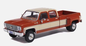 IXO-IA64019 - CHEVROLET K30 Silverado Pick-up 1975 Braun und Beige im Blister