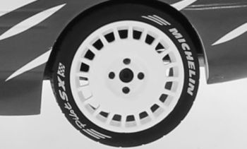IXO18SET006W - Rack mit 4 MICHELIN OZ-Reifen