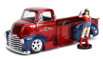 JAD253255010 - Chevrolet Chevy 1952 DC Comics Wonder Woman Pickup Truck mit Figur enthalten