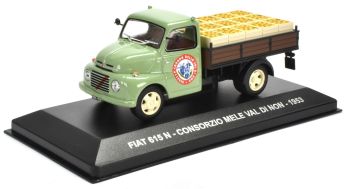 NET0031 - FIAT 615 N 1953 Tablettträger mit Obstladung Italienische Firma Val Di Non