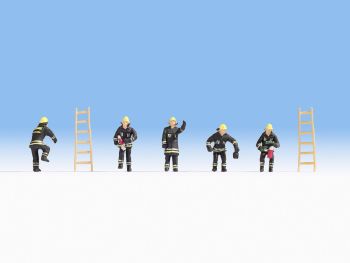 NOC15021 - Feuerwehrleute mit Leitern