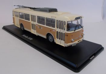 PRXPCL47068 - Elektrischer Stadtbus SKODA 9TR Gera creme und braun