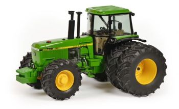 SCH7633 - JOHN DEERE 4850 Zwillingsbereifung