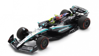SPAS9533 - MERCEDES-AMG W15 E Performance #44 1. GP England 2024 L.HAMILTON und Fahne