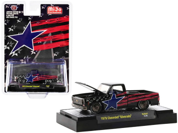 M2M-31500MJS47 - CHEVROLET Silverado Pick-up stars and stripes 1979 schwarz, rot und blau