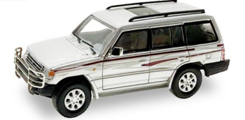 HER87MC000042 - MITSUBISHI Pajero silber