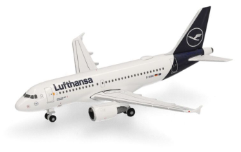 HER538749 - AIRBUS A319 Lufthansa Schönefeld