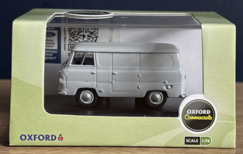 OXF76FDE010 - FORD 400E Transport, grau