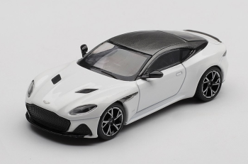 MGT01225-L - ASTON MARTIN DBS Stratus weiß 2024