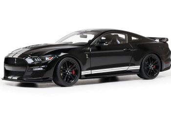 IXO-U18RDC002-FO - FORD Mustang Shelby GT500 2022 Schwarz mit Streifen Weiß