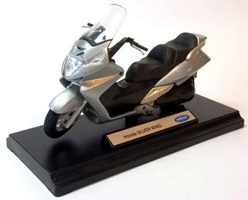 WELH19660PWE - HONDA Silver Wing Roller grau