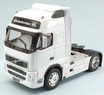 WEL32630WA - VOLVO FH12 Globetrotter XL 4x2 weiß
